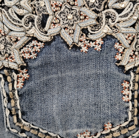 Miss Me Jeans with Seam Rip Under Belt Loop - Picture 8 of 10